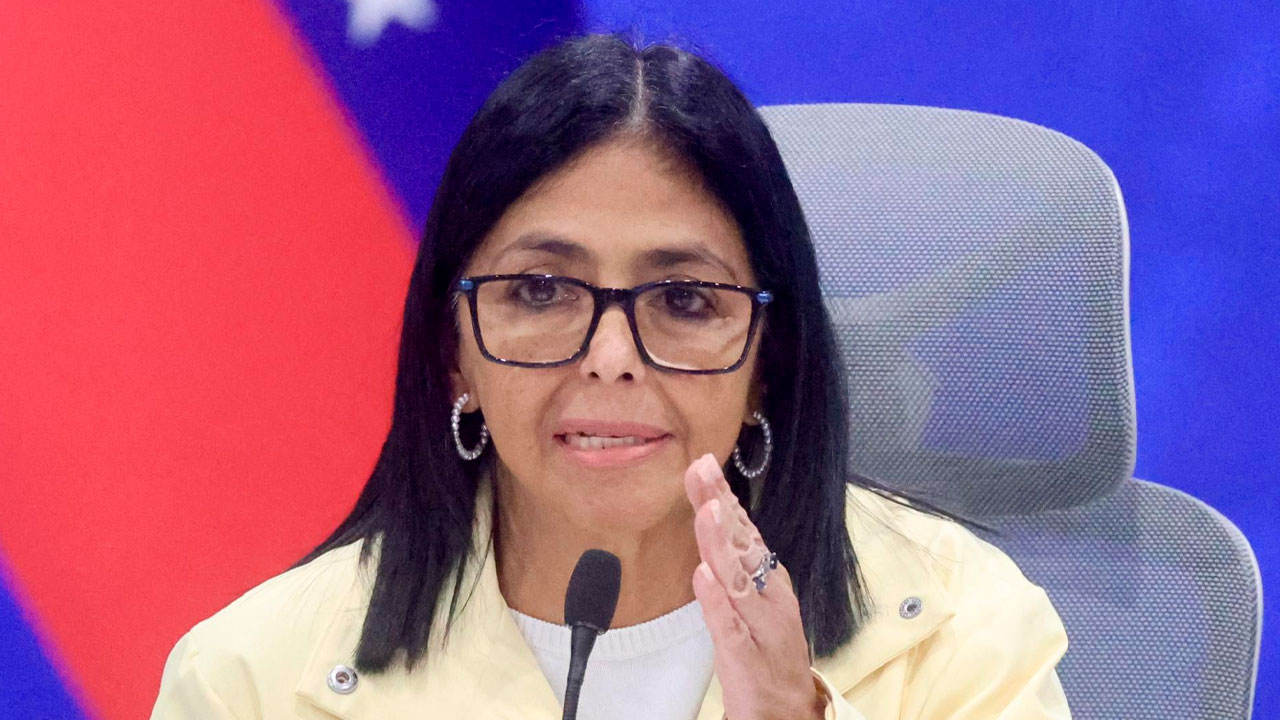 Delcy Rodríguez pide al rey Carlos III liberar oro venezolano tras terremotos