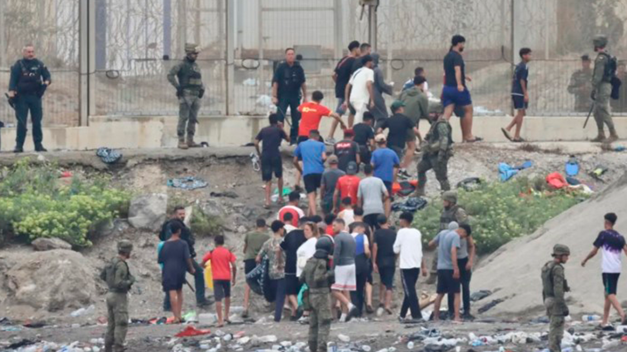 Crisis migratoria en Ceuta enfrenta a España e Italia y obliga a la UE a convocar reunión de emergencia