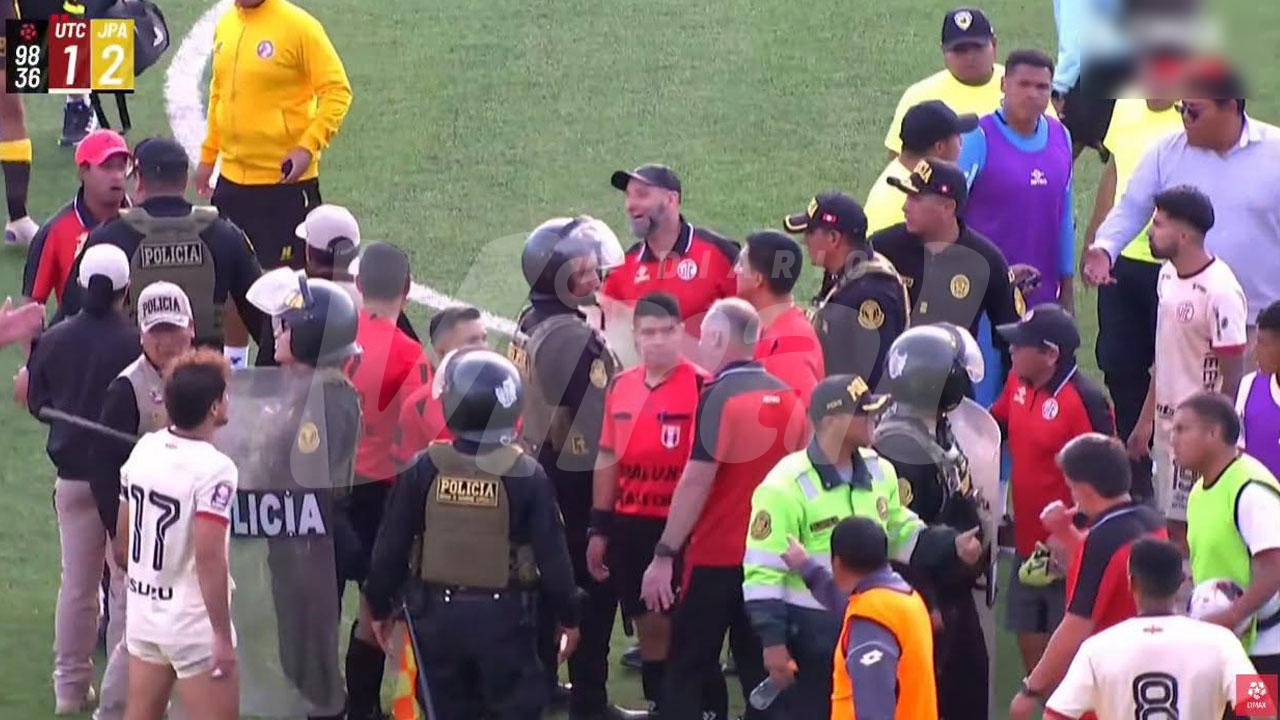 Juan Pablo II vence a UTC en un partido que terminó con agresiones al árbitro