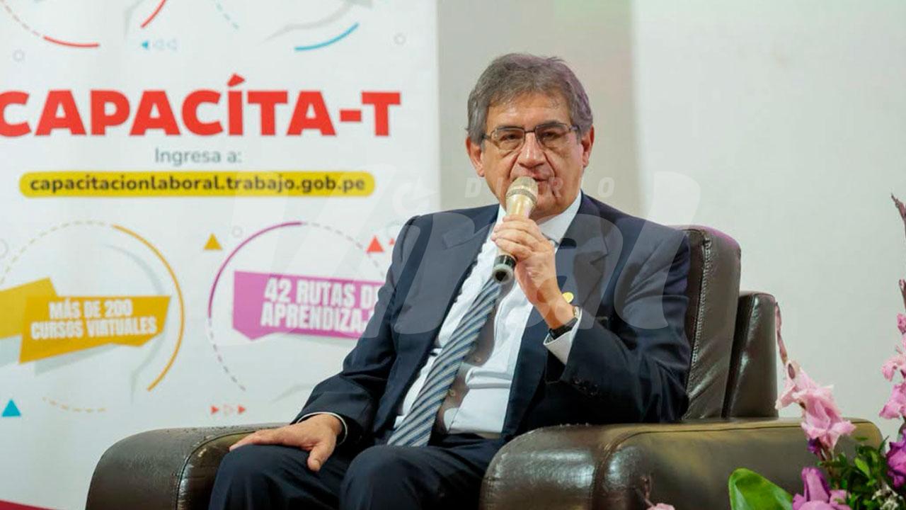 Ministro de Trabajo, Juan Sheput, arremete contra Roberto Sánchez y Juan Santiváñez
