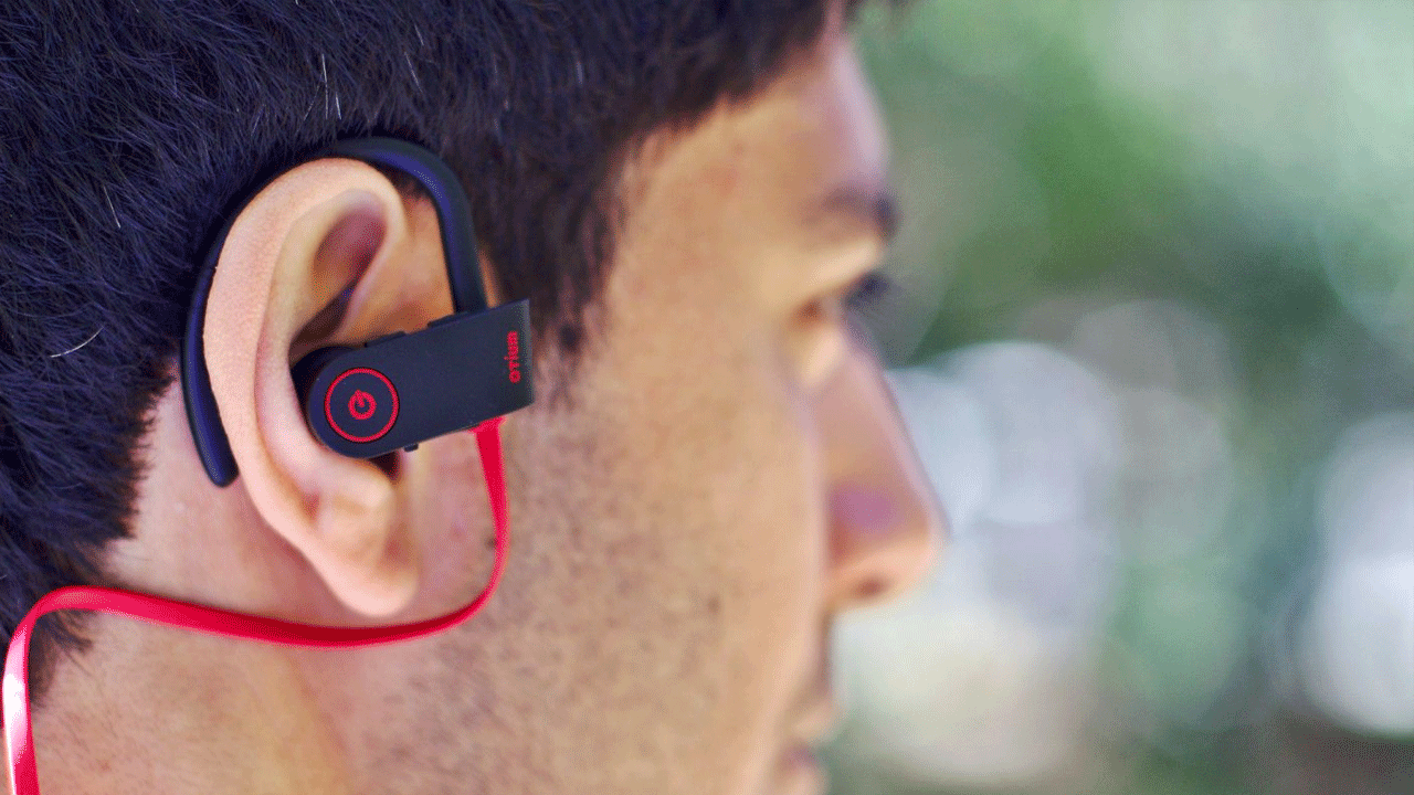 Auriculares Bluetooth y radiación: qué dice la ciencia tras el video viral que los comparó con un microondas