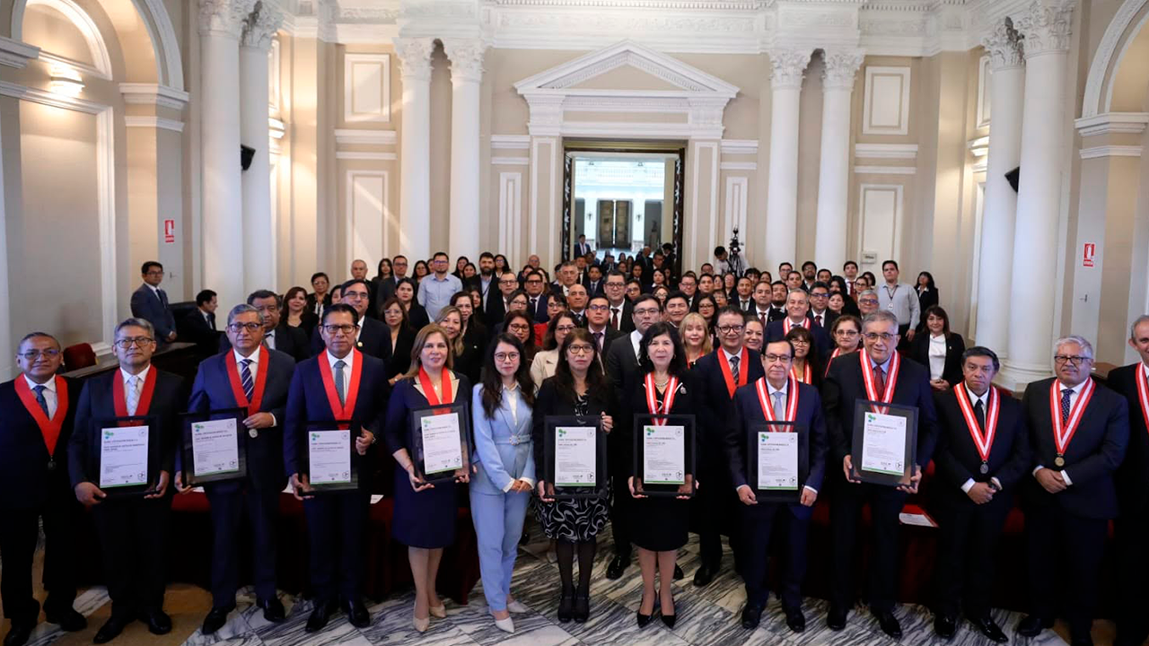 Poder Judicial capacita a ciudadanos de Moquegua en trámites judiciales digitales