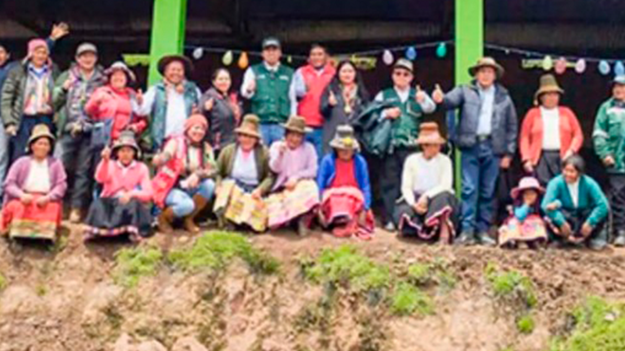 Ministerio de Desarrollo Agrario y Riego del Perú instala 20 módulos para proteger ganado de heladas en Cusco