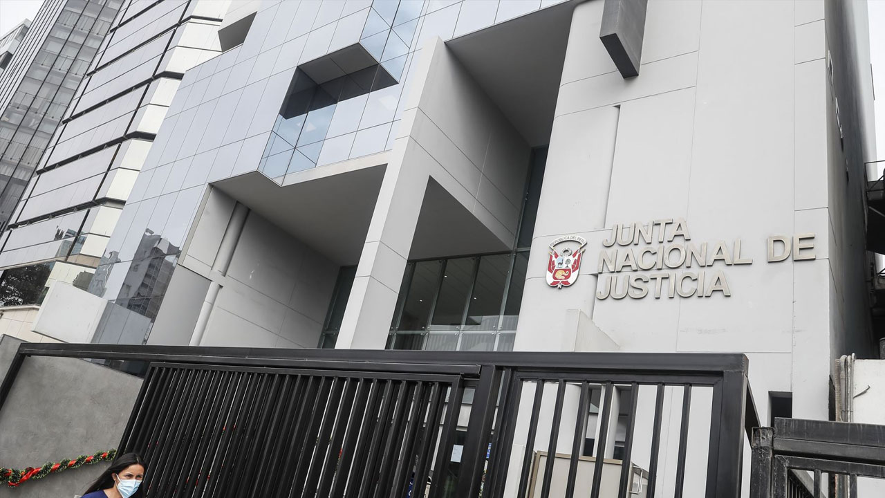 JNJ aprueba política antisoborno para reforzar lucha contra la corrupción