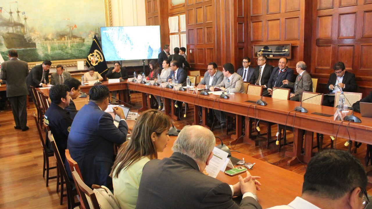 Diputada Nary Pinasco articula reuniones para que se mejore la distribución de energía eléctrica en Iquitos a la brevedad