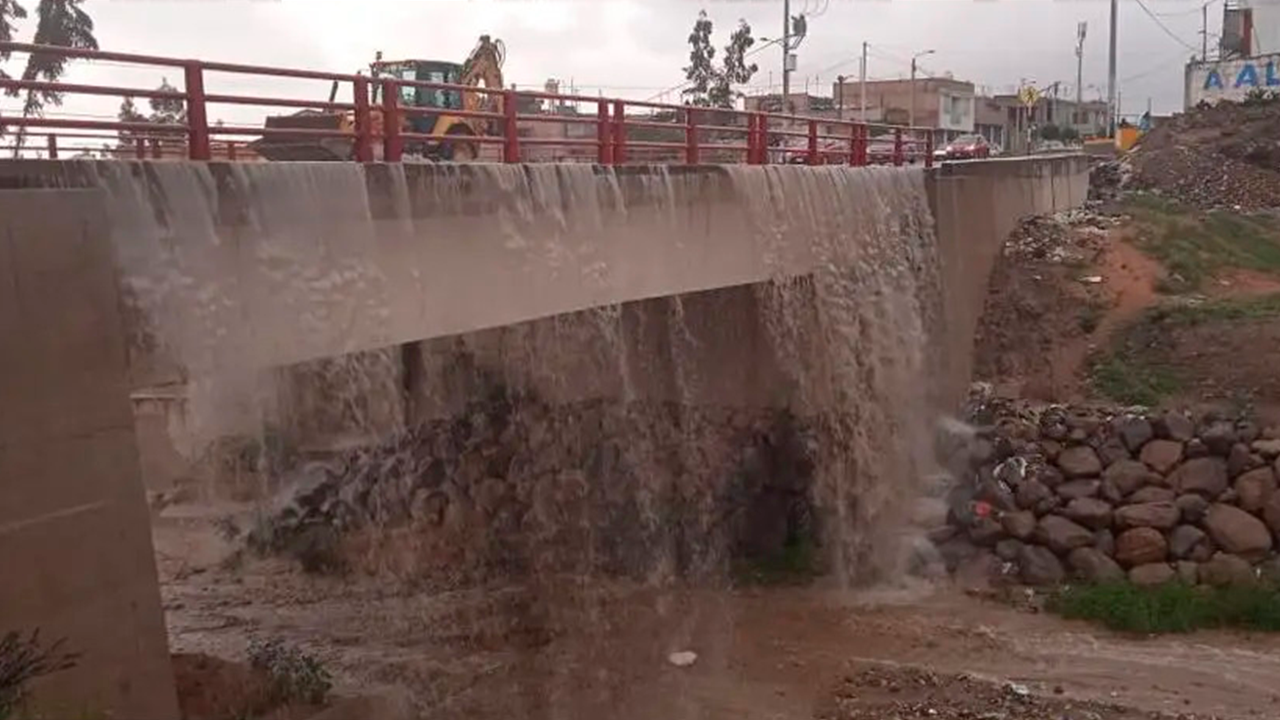 Cerro Colorado no interviene siete puntos críticos ante riesgo de inundaciones y derrumbes