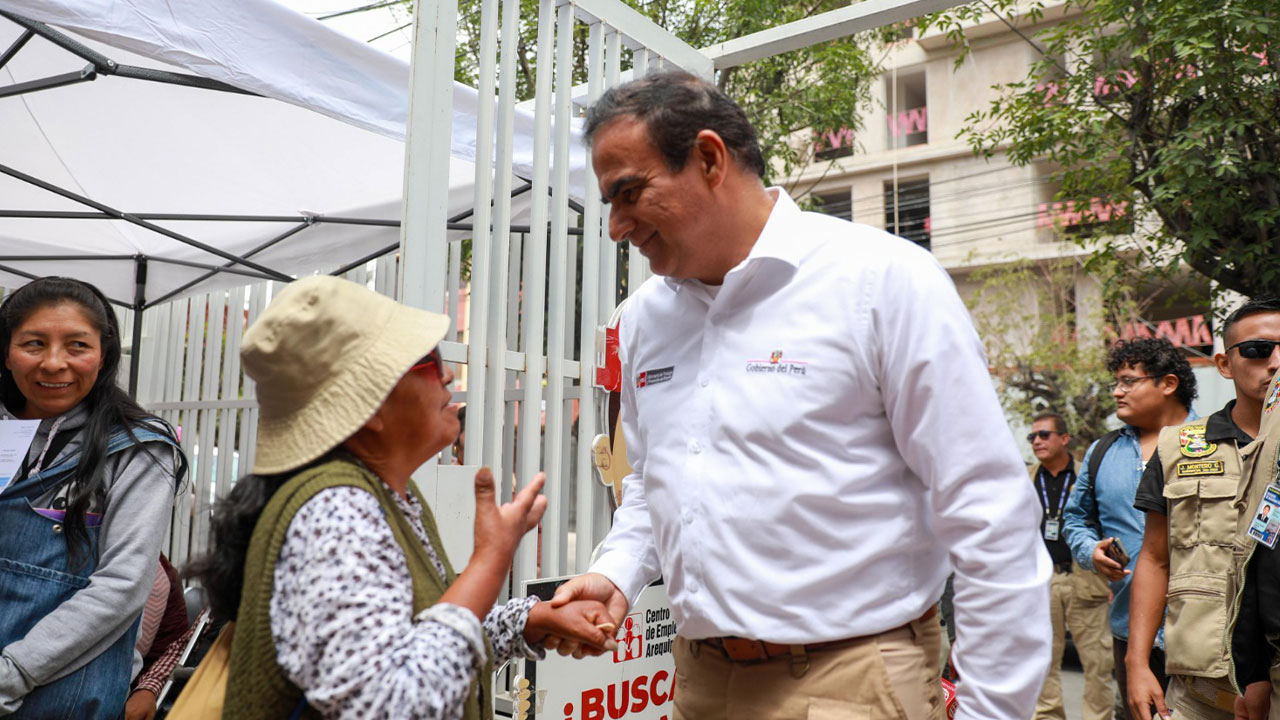 Ministro de Trabajo señala que aumento de pensiones y salario mínimo se realizará si mejora la economía del Perú