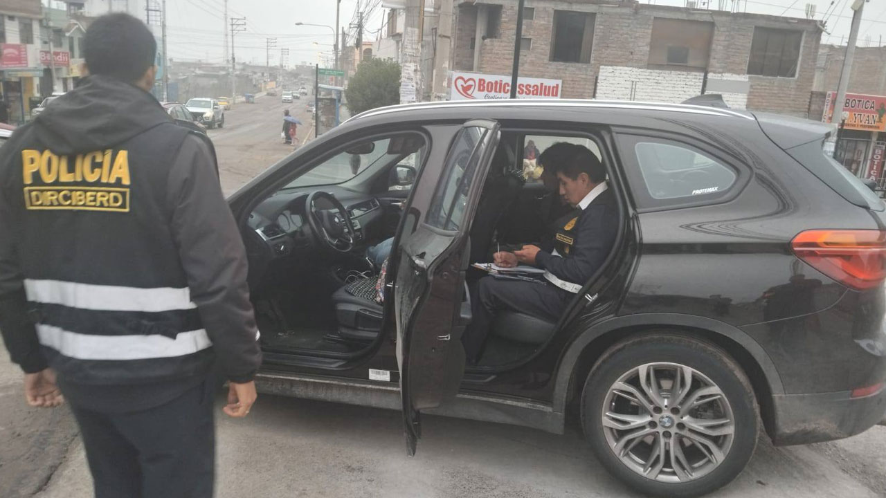 Acusado de delito de cliente de adolescente a prisión preventiva