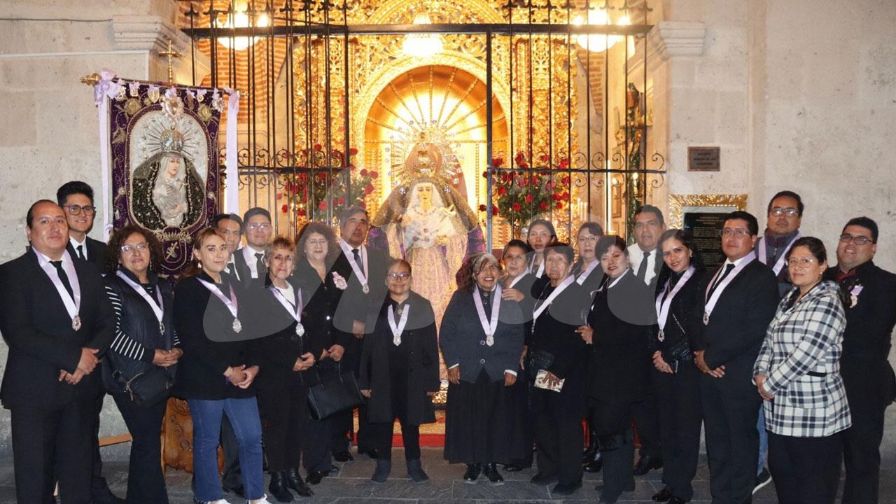 Sábado Santo: una cofradía de damas y caballeros de Arequipa conmemorar la soledad de María