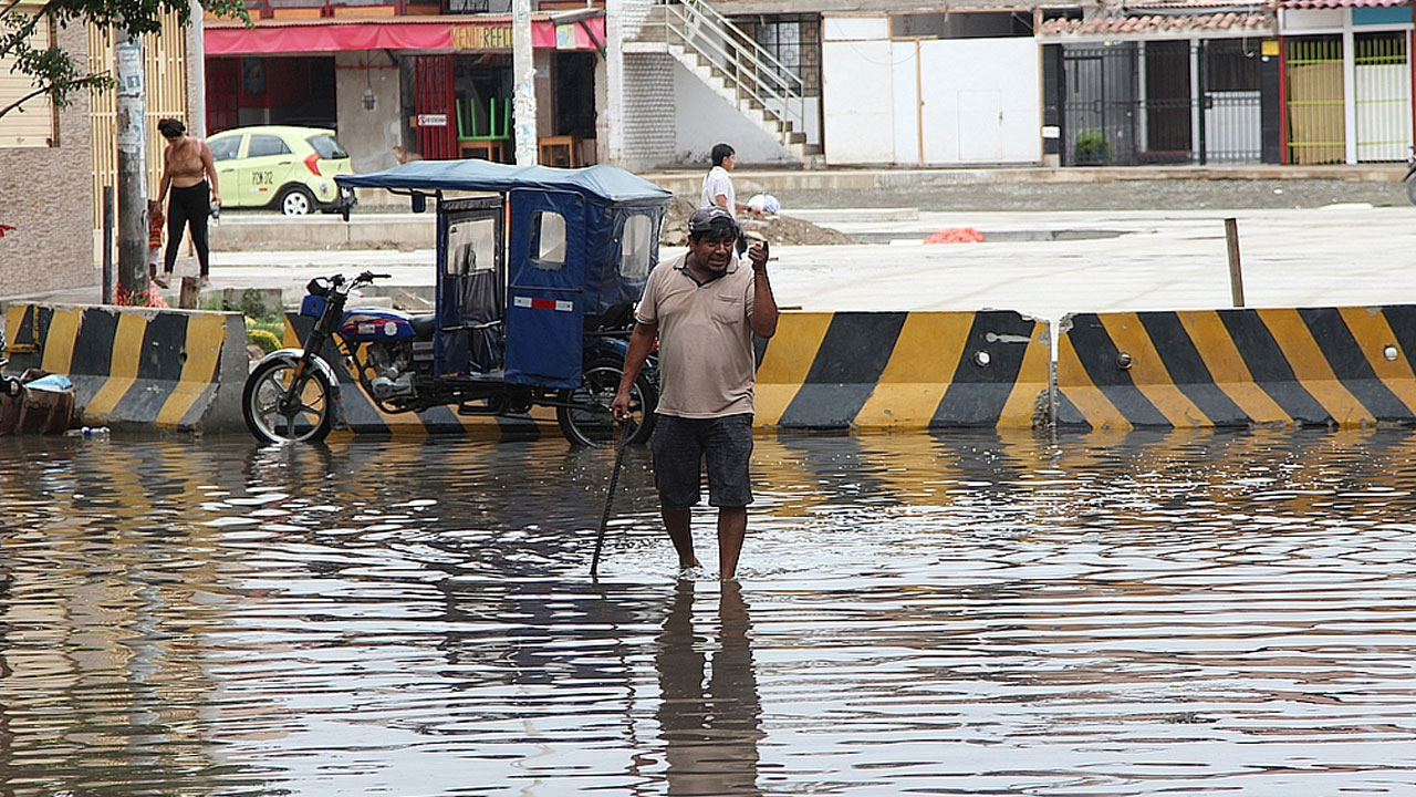 Piura en riesgo por obras inconclusas 