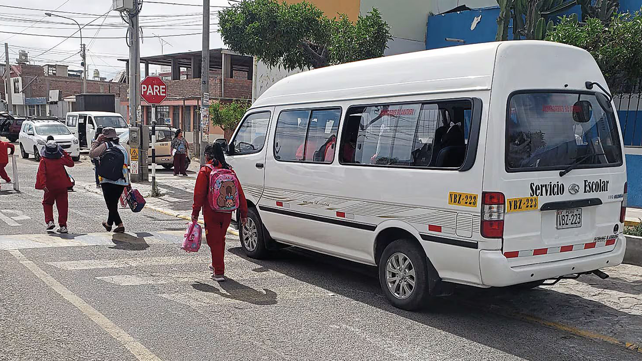 Arequipa: más de 400 unidades de transporte escolar operan sin autorización