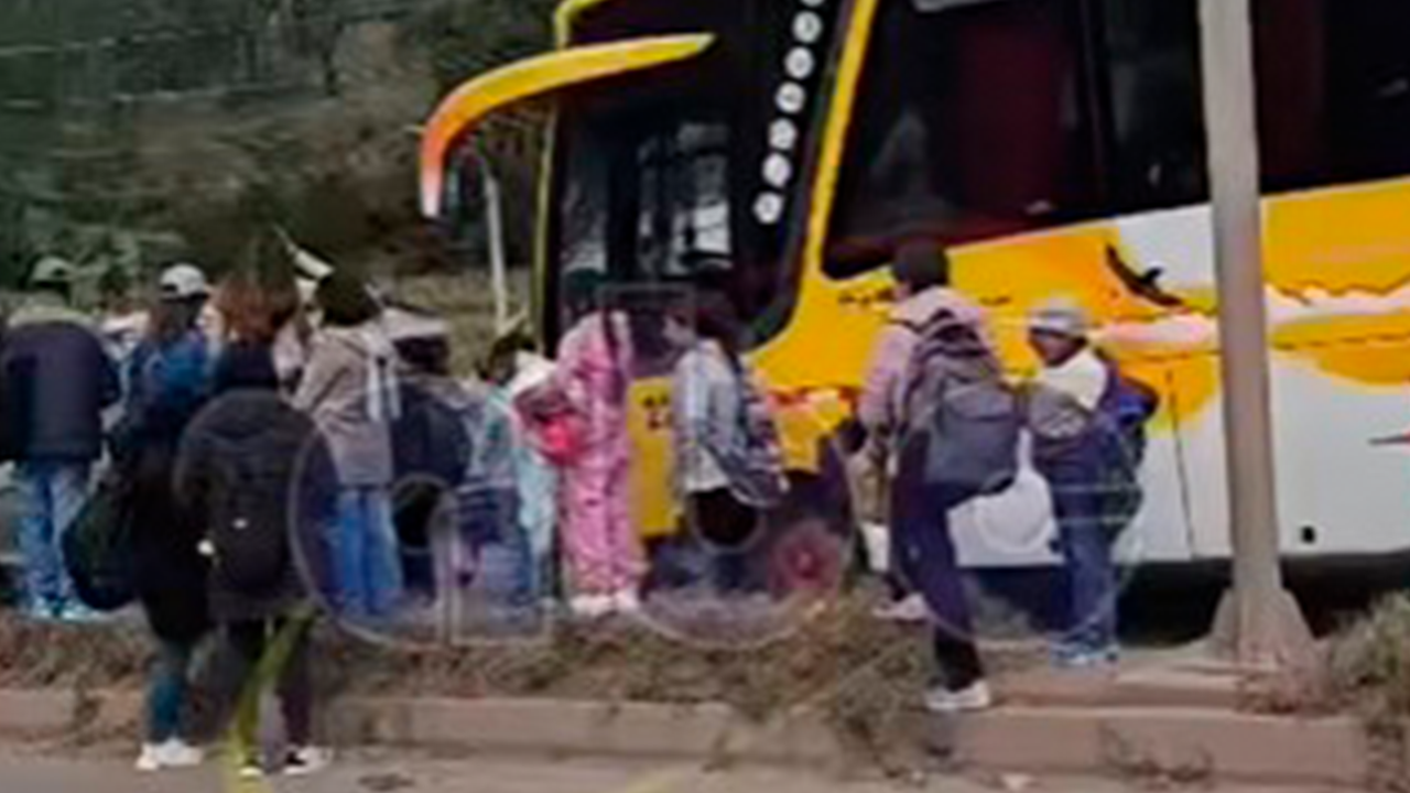 Choque múltiple de bus interprovincial provoca caos vehicular en Cusco