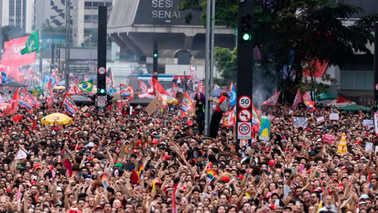 Brasil: miles de seguidores de Lula marchan en São Paulo antes de la segunda vuelta