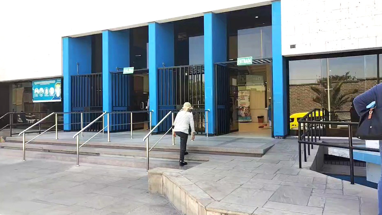 EsSalud Arequipa recibió medicamentos con un año de retraso, según diputado