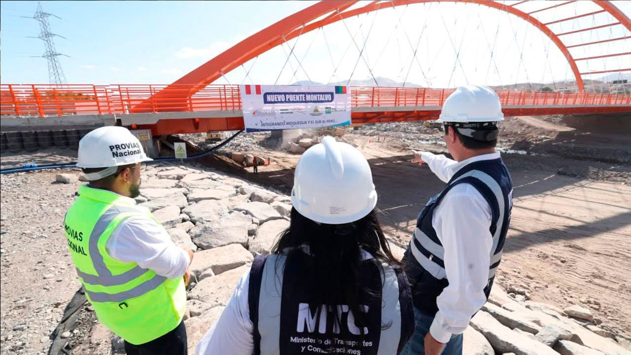 Moquegua: MTC verifica avance en puente Montalvo