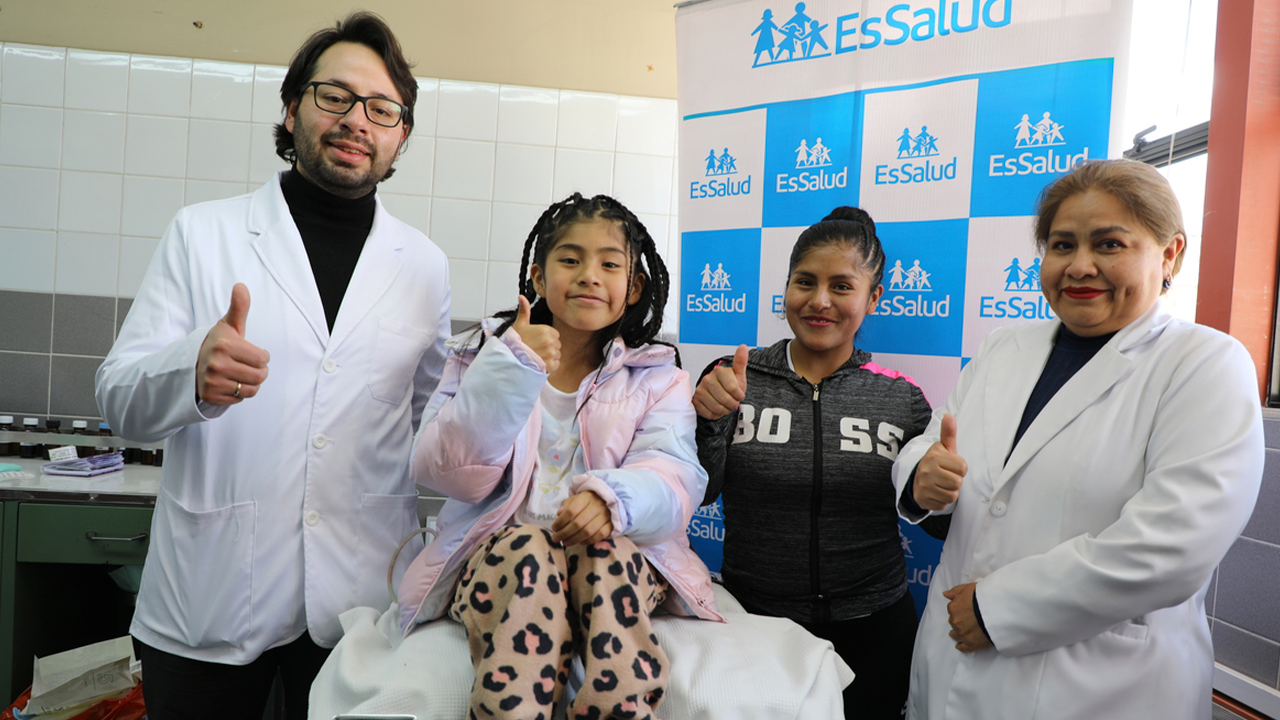 Niña de 9 años supera tumor pancreático de 12 centímetros tras compleja cirugía en Cusco