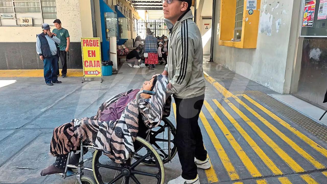 Adulta mayor fallece en el Honorio Delgado en medio de presunta falta de equipos básicos en emergencia
