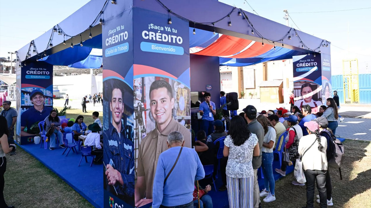 Caja Arequipa acercó la educación financiera a las familias durante la Feria Arequipa 2026