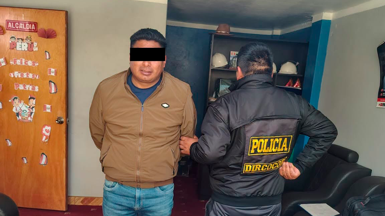 Puno: detienen a alcalde de Huacullani por presunto cobro de S/30 mil