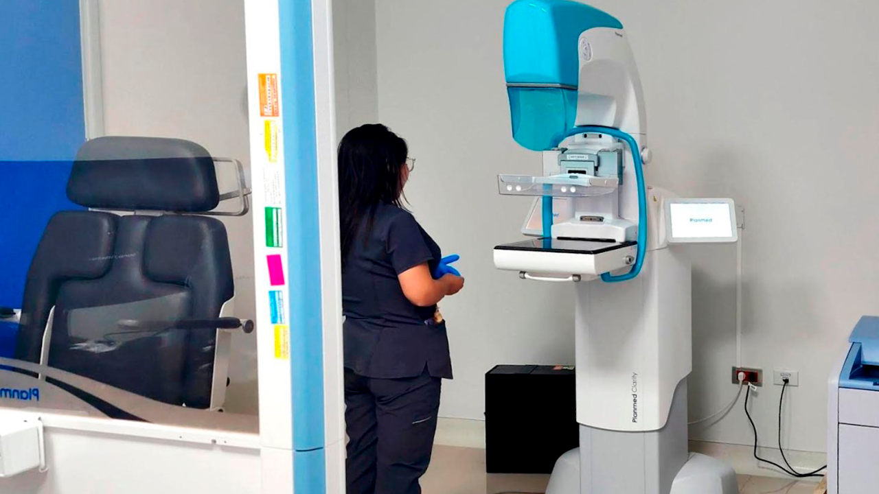 Hospital Regional de Moquegua rechaza observaciones de Contraloría por uso de mamógrafo
