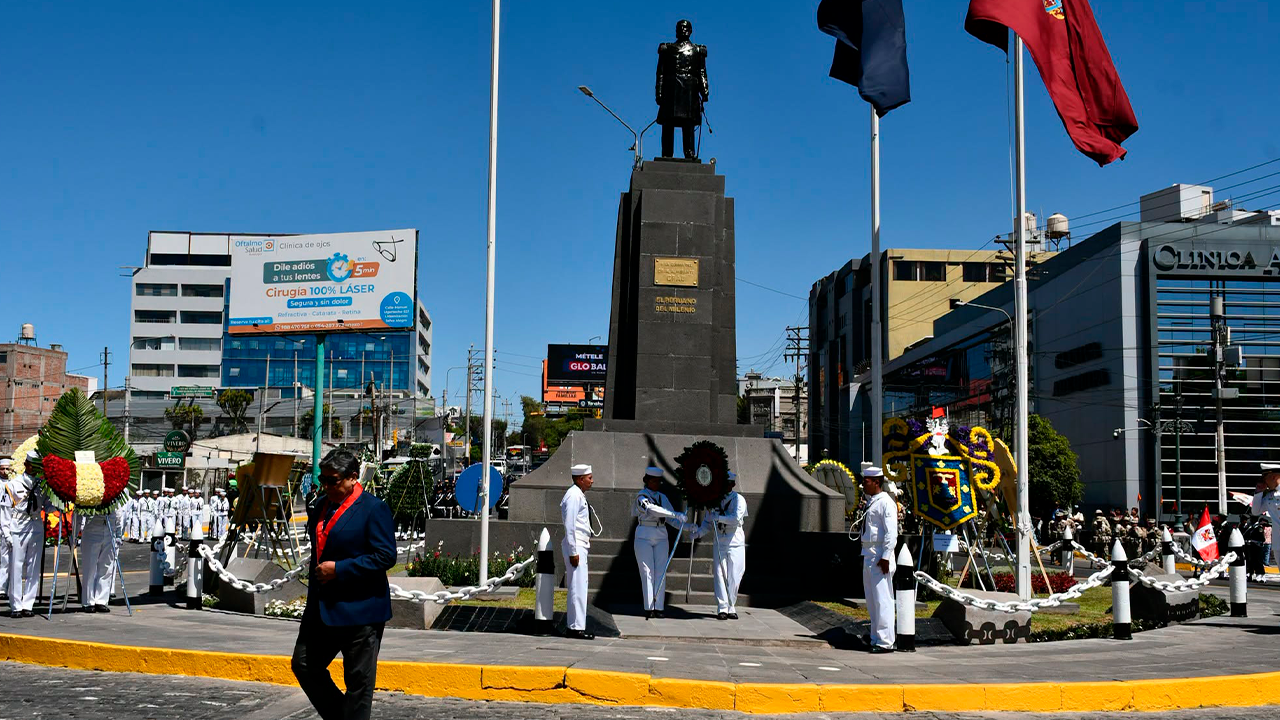 Autoridades rinden homenaje a Miguel Grau en ceremonia por el Combate de Angamos
