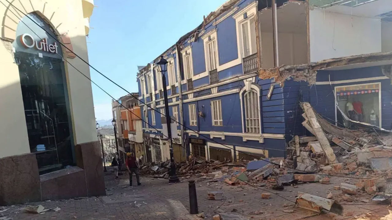 Sismo de 7.4 sacude Colombia y provoca evacuaciones