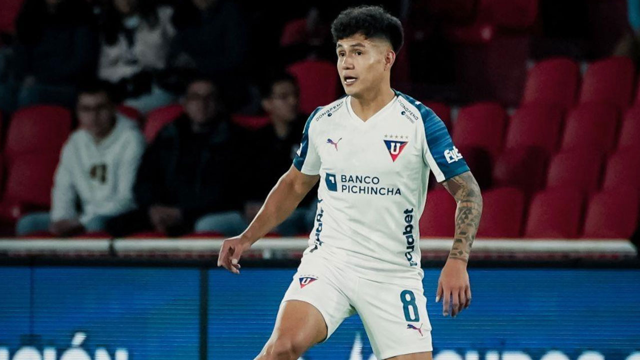 Jesús Pretell fue titular en derrota de LDU ante Independiente del Valle