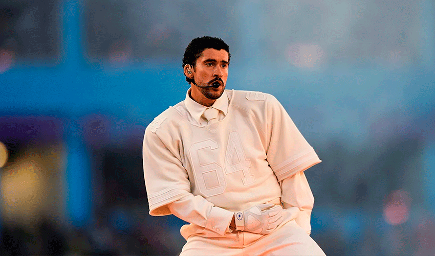 Congresistas republicanos piden sanciones contra Bad Bunny por su show en el Super Bowl