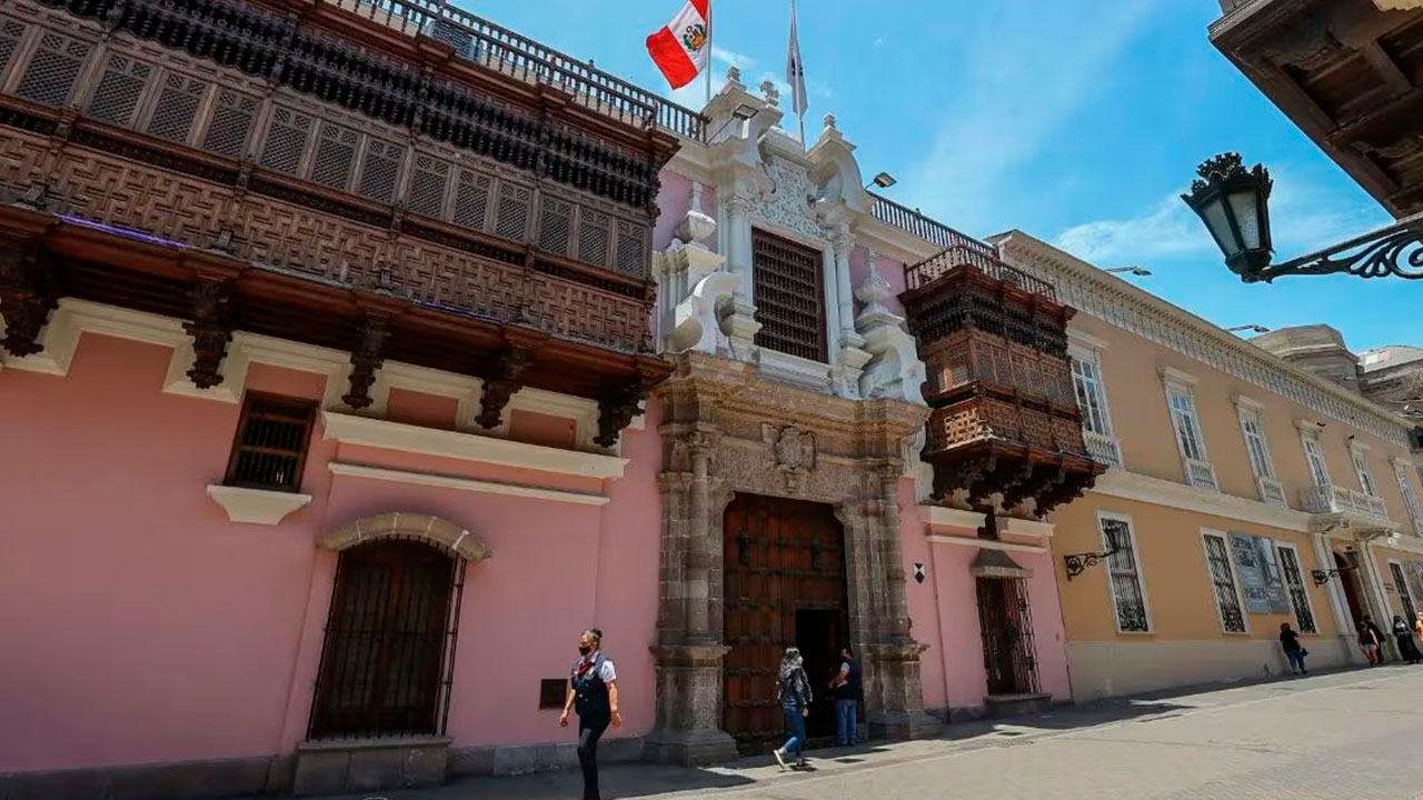 Cancillería alerta sobre peruanos en conflictos en Rusia y Ucrania y confirma repatriación de cuatro ciudadanos