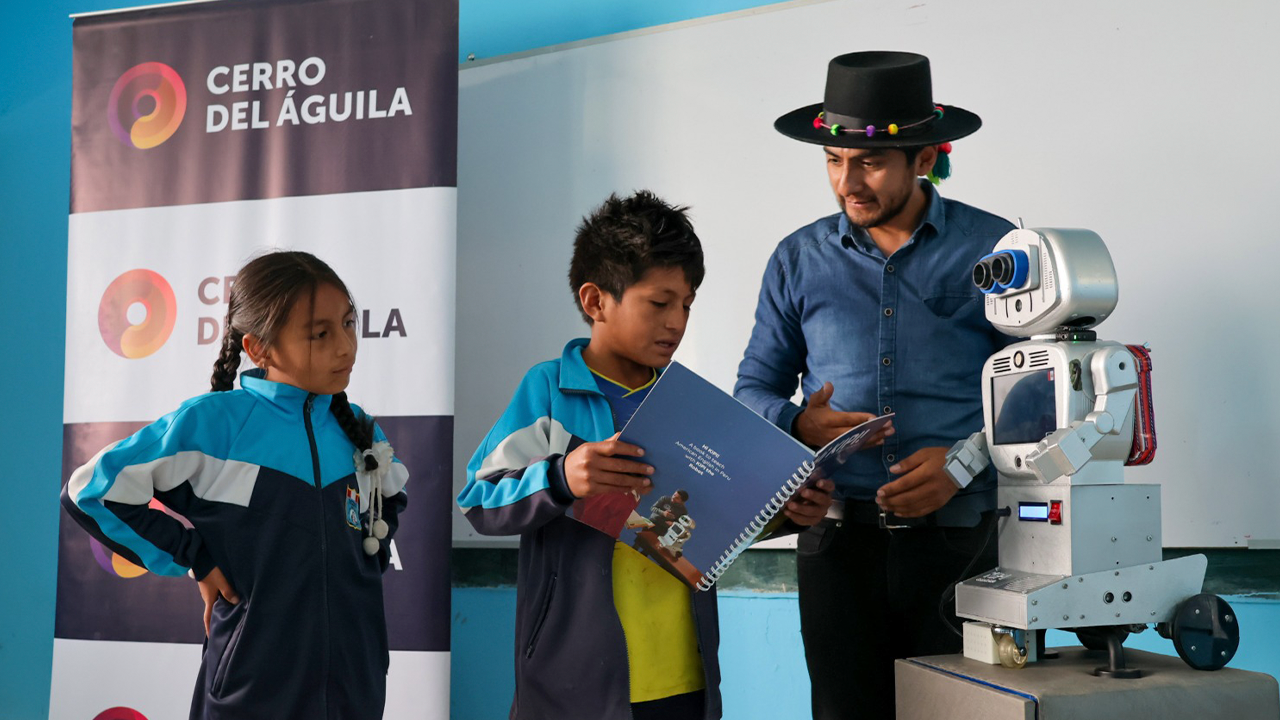 Embajada de EE. UU. reconoce a Kallpa por enseñar inglés a escolares de Huancavelica