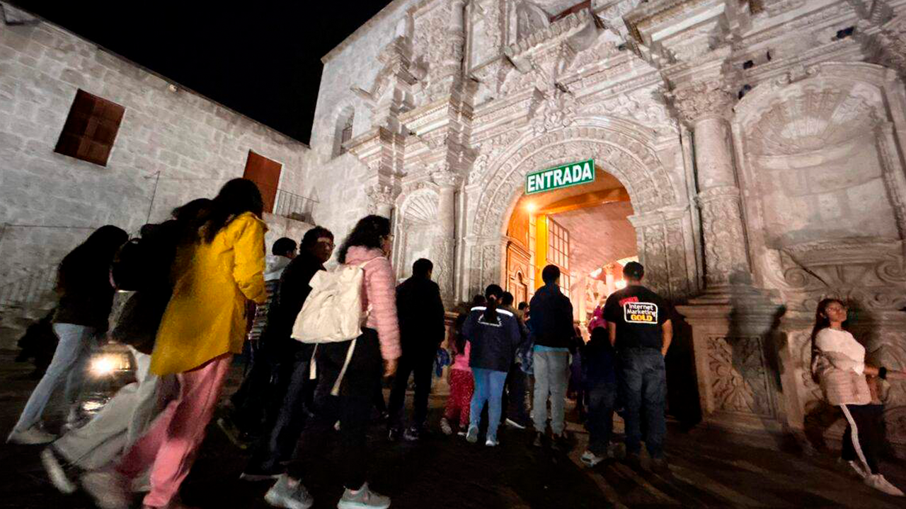 Jueves Santo: recorrido de iglesias en Arequipa y lavado de pies
