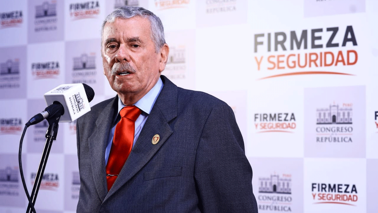 Fernando Rospigliosi enfrenta querella de Delia Espinoza y reafirma defensa de la libertad de opinión