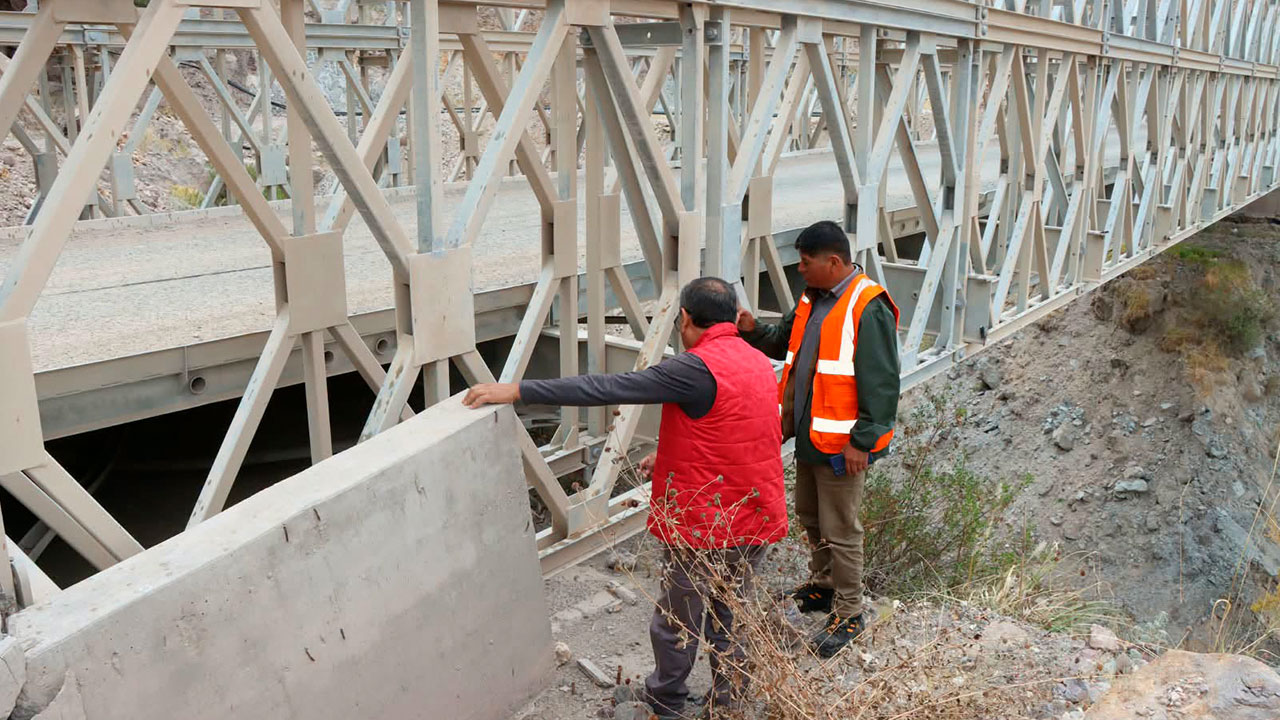 Moquegua: verifican estado de puente que brinda acceso a Ubinas