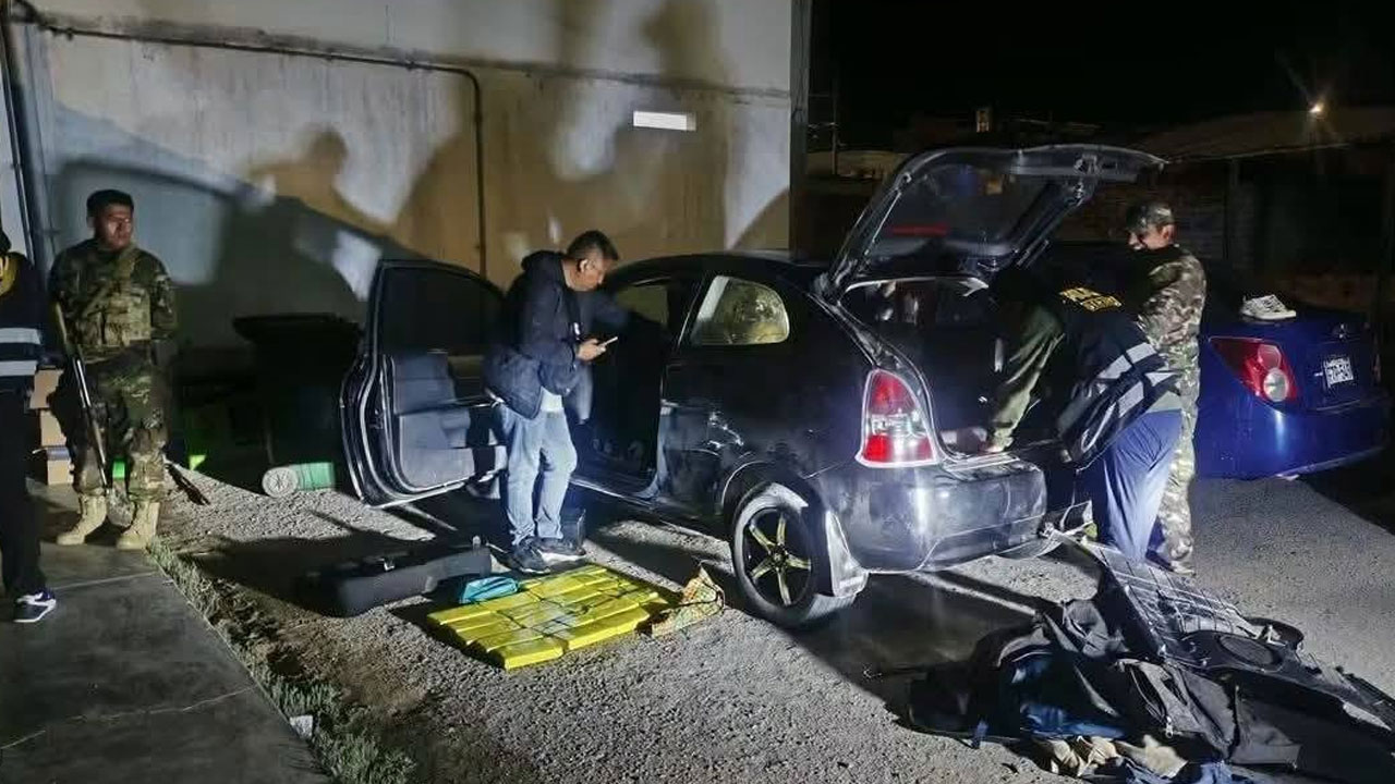 Camaná: investigan a cuatro sujetos tras hallazgo de 48 paquetes de droga