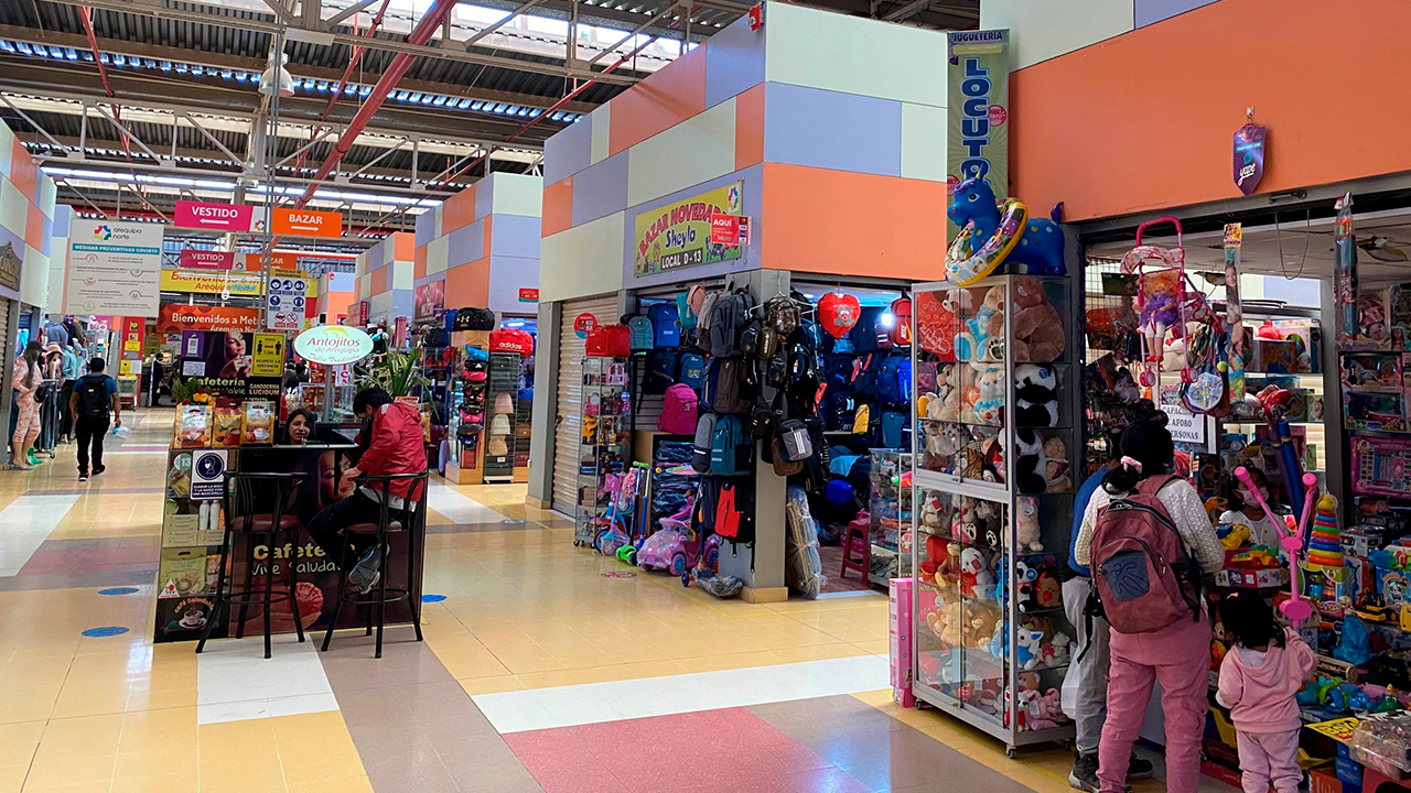 Comerciantes de Arequipa pierden S/4.3 millones por avance de vendedores ambulantes