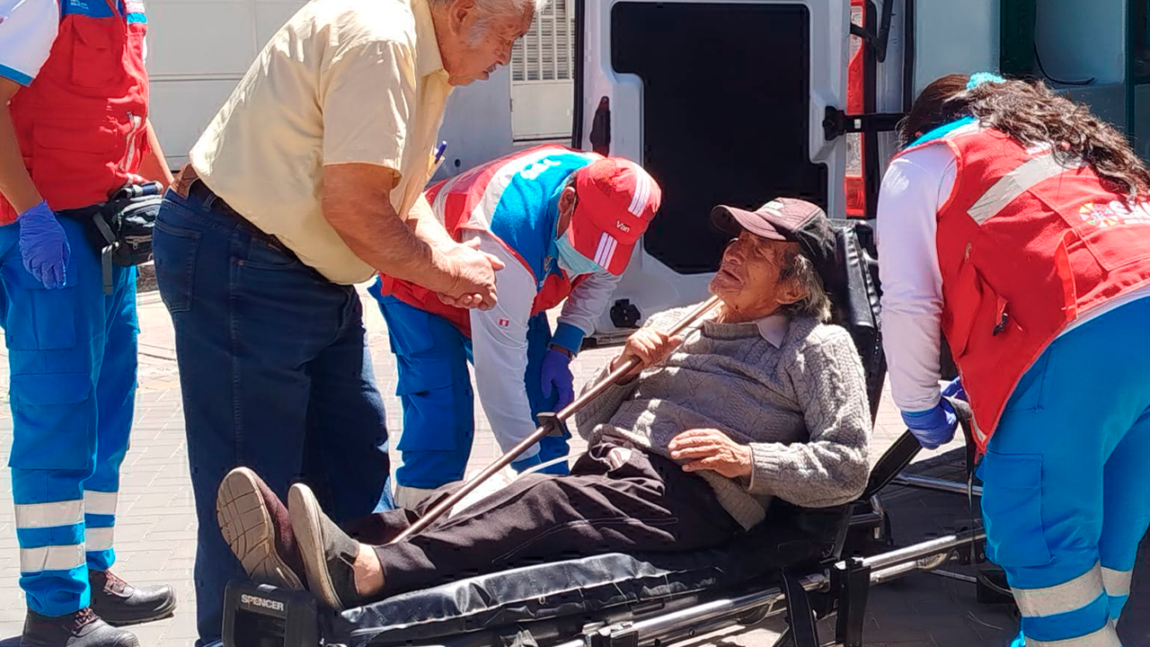 Adultos mayores sufren accidentes durante jornada electoral en Arequipa