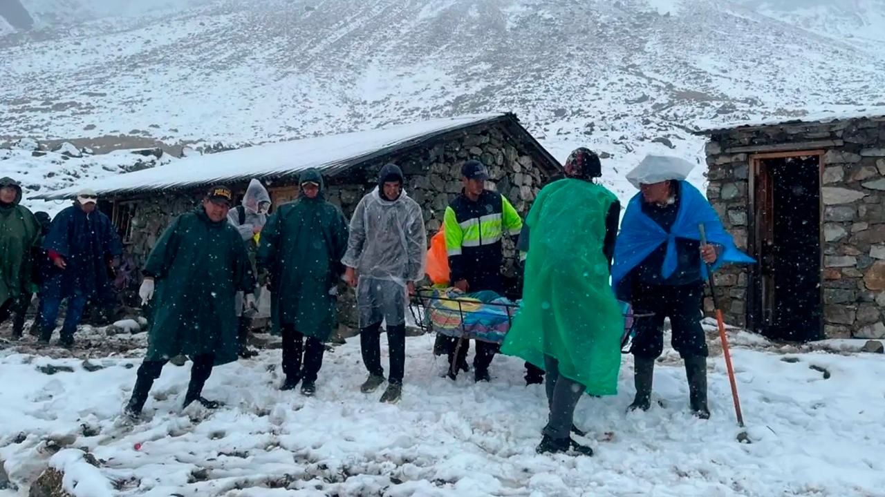 Dos porteadores mueren en rutas turísticas de Cusco durante intensa nevada