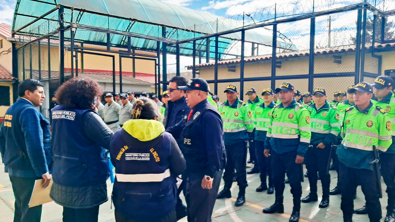Penal de Juliaca: requisa incauta objetos prohibidos y manuscritos con teléfonos y cuentas bancarias