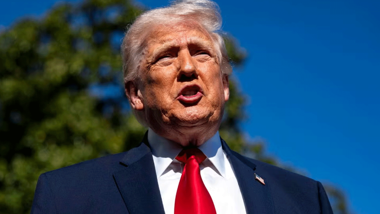 Trump ordena atacar embarcaciones sospechosas en Ormuz y escala la tensión