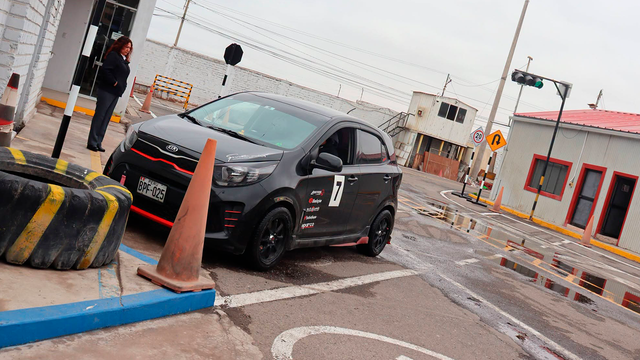 Tacna implementa sistema de colas para exámenes de manejo