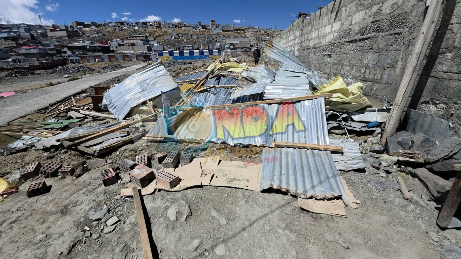 Estudiantes de La Rinconada estudian en colegio deteriorado y exigen nueva infraestructura