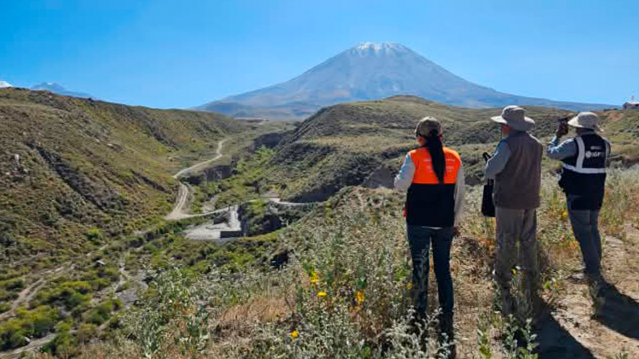 Advirtieron el riesgo y las agredieron: invasiones bajo el Misti hoy ponen en peligro a 300 mil personas