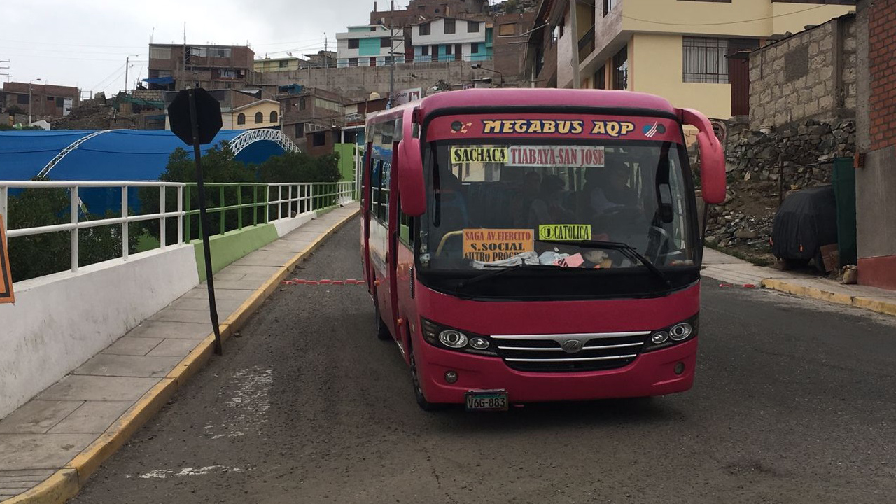 Alcalde de Sachaca advierte posible desabastecimiento de transporte si MPA retira concesión a Megabus