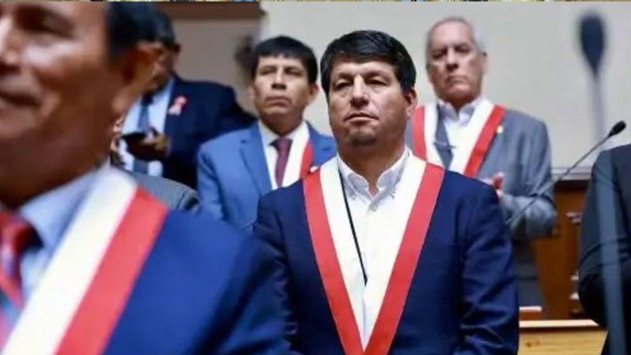 Ética recomienda suspender 120 días a diputado Julián Pérez Mallqui