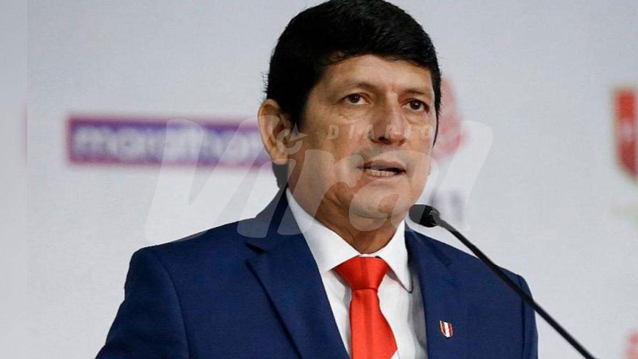 ¿Renato Tapia fue excluido por conflicto con la FPF? Lozano responde