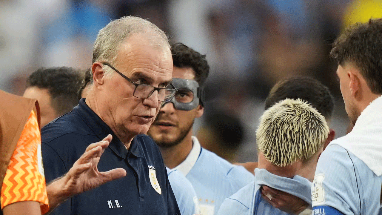 Bielsa eleva la tensión en el Mundial 2026: cuestiona las pausas de hidratación y apunta al reglamento