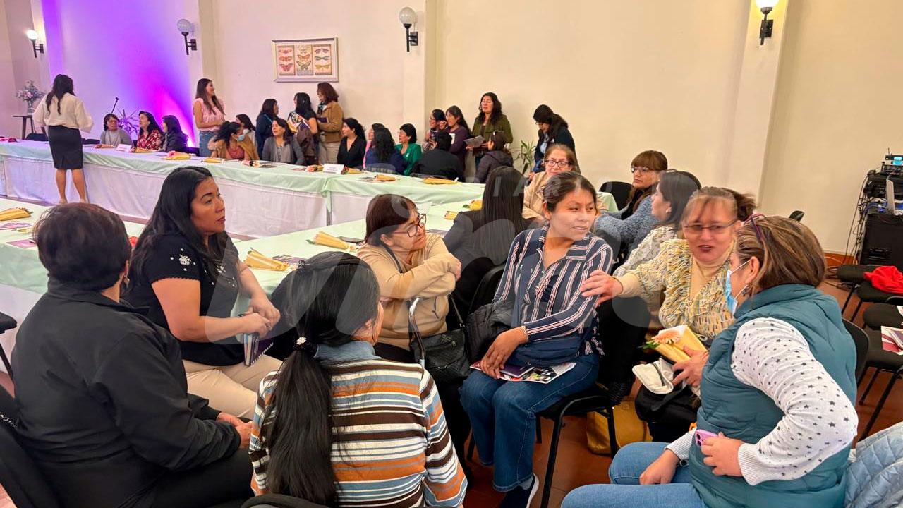 Aumenta empleo para mujeres